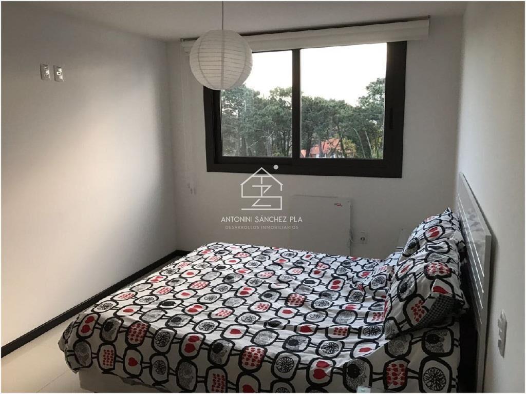 Apartamento de 3 dormitorios en zona club de