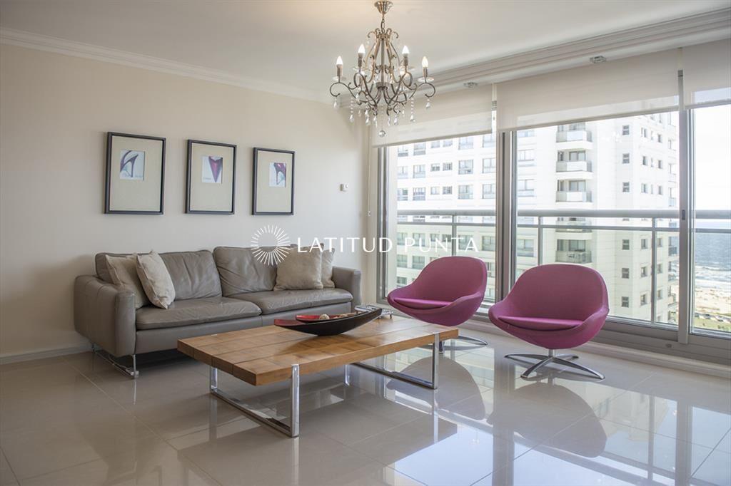 Apartamento en Imperiale, 3 dormitorios en suite.