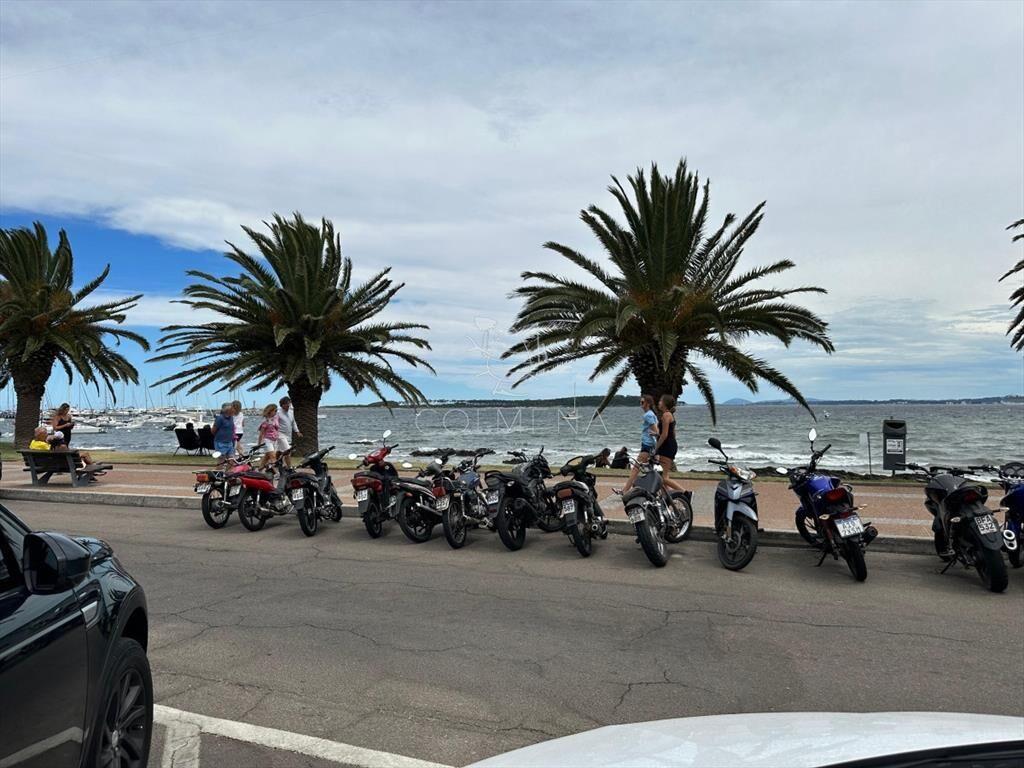 Casa de gran tamaño ubicada a pasos del Mar
