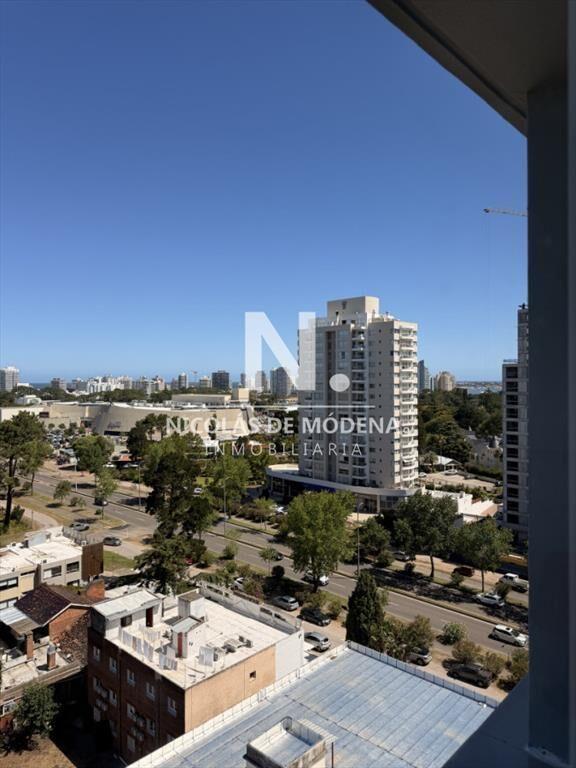 Vende departamento de 2 dormitorios en Punta del