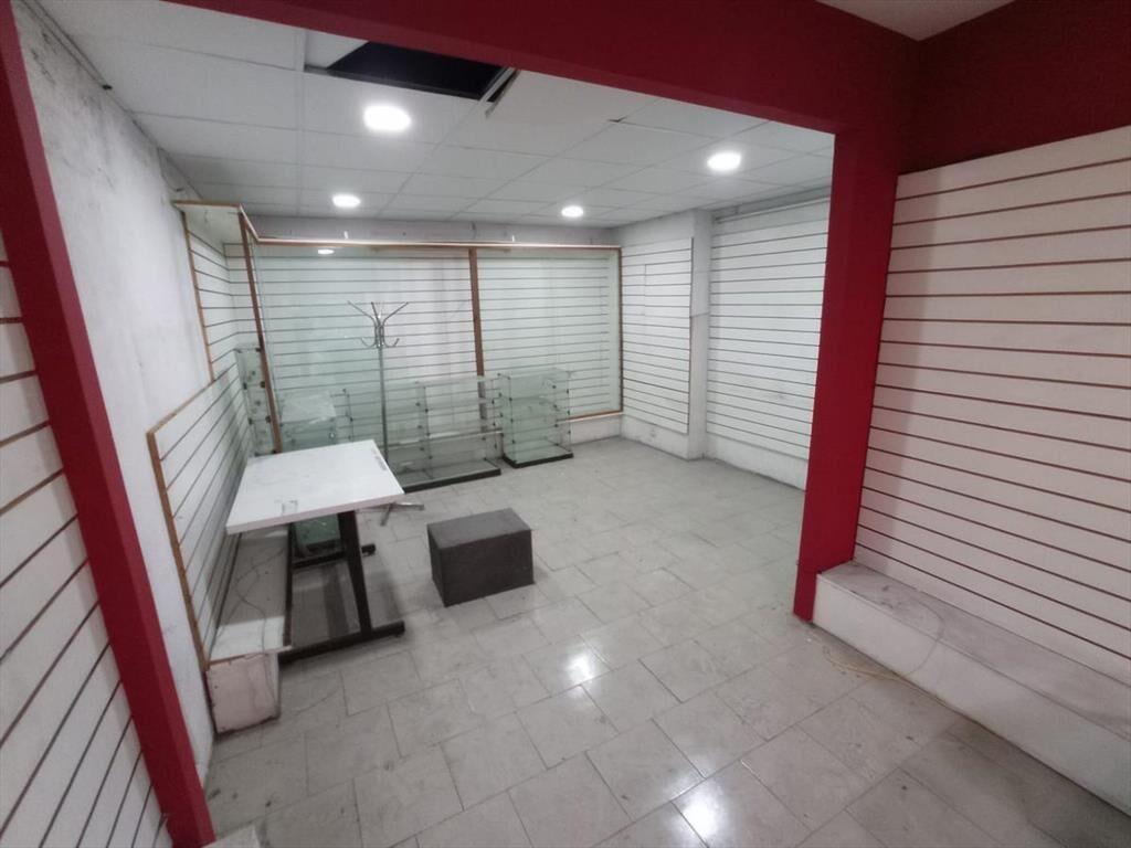 18 De Julio Y Cuareim, 3,5 mts de frente , 170 m2 !!