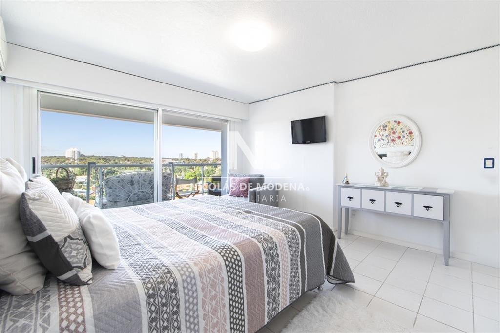 En venta apartamento en Mansa Punta del Este de 2