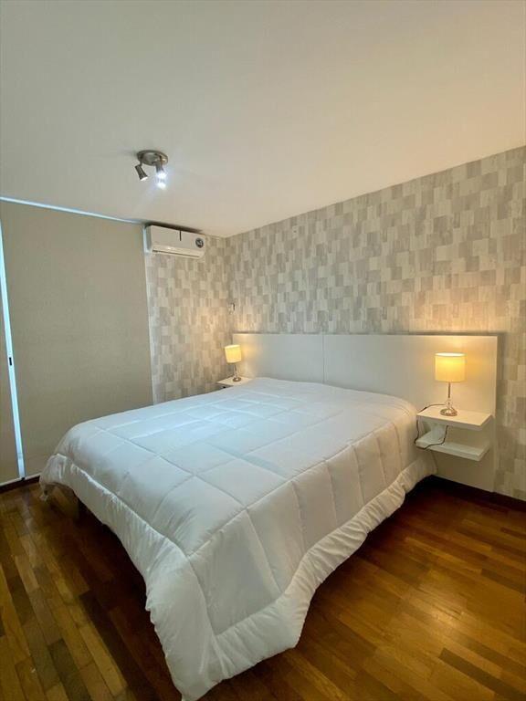 Alquiler apartamento 2 dormitorios amoblado con patio en Po