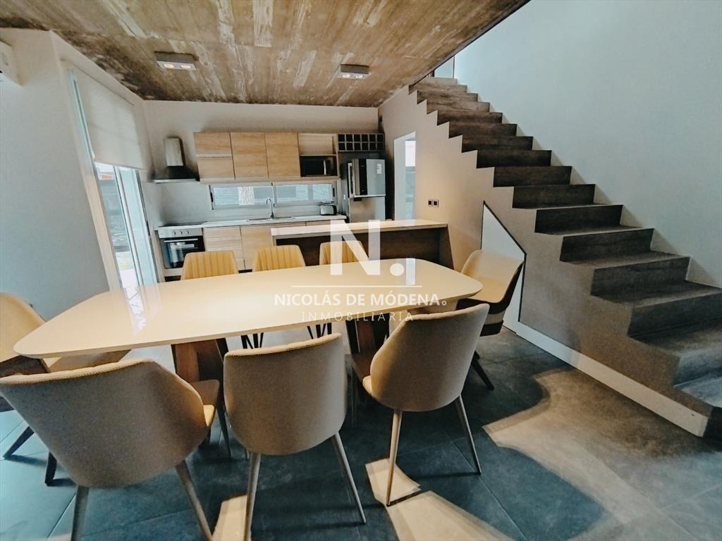 Espectacular casa en barrio Solanas, venta