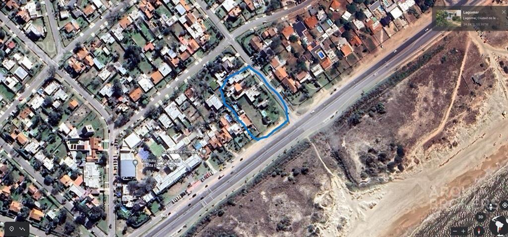 Apartamento de tres dormitorios en venta en Lagomar
