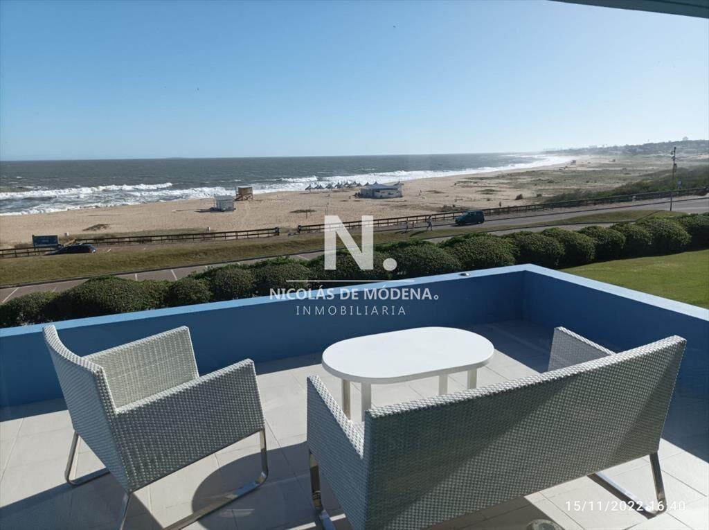 Apartamento en venta con vista al mar en de 2