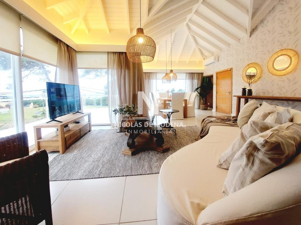 Casa de 6 dormitorios en venta proximo al mar, Montoya Punt