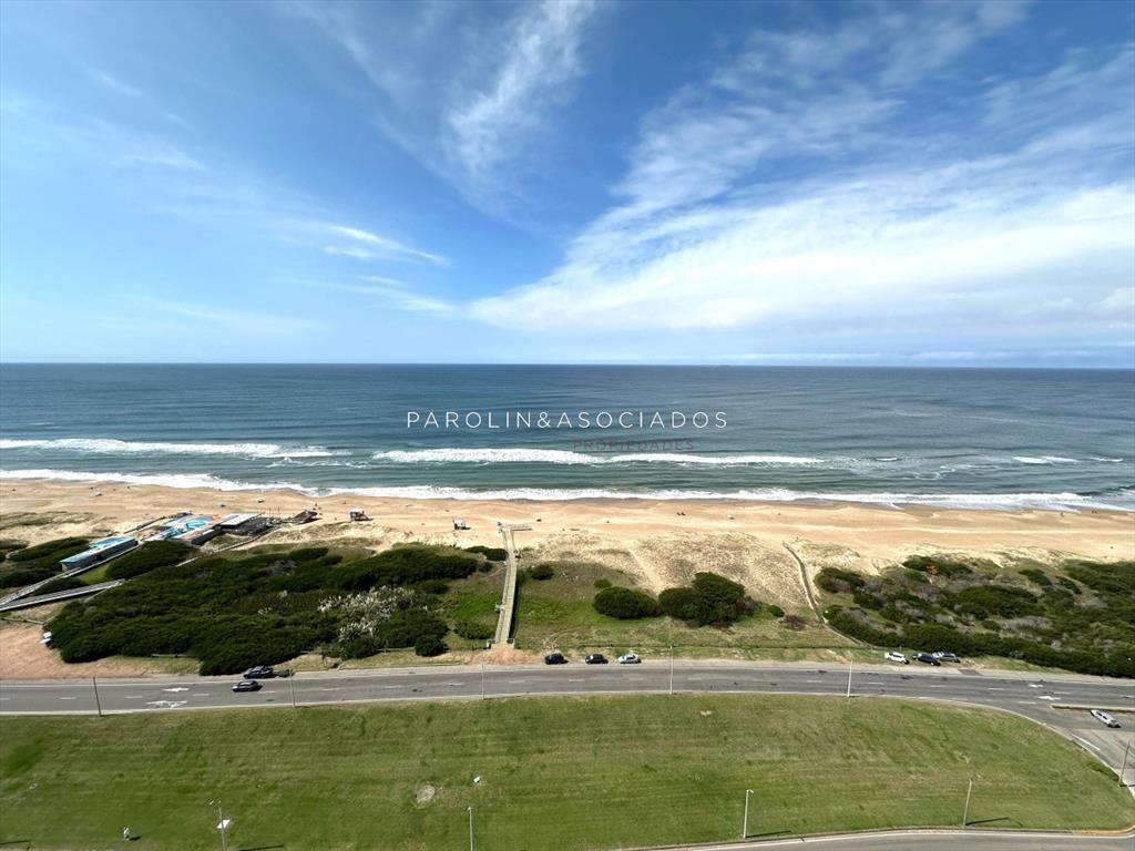 Apartamento en venta de 3 dormitorios en Le Parc