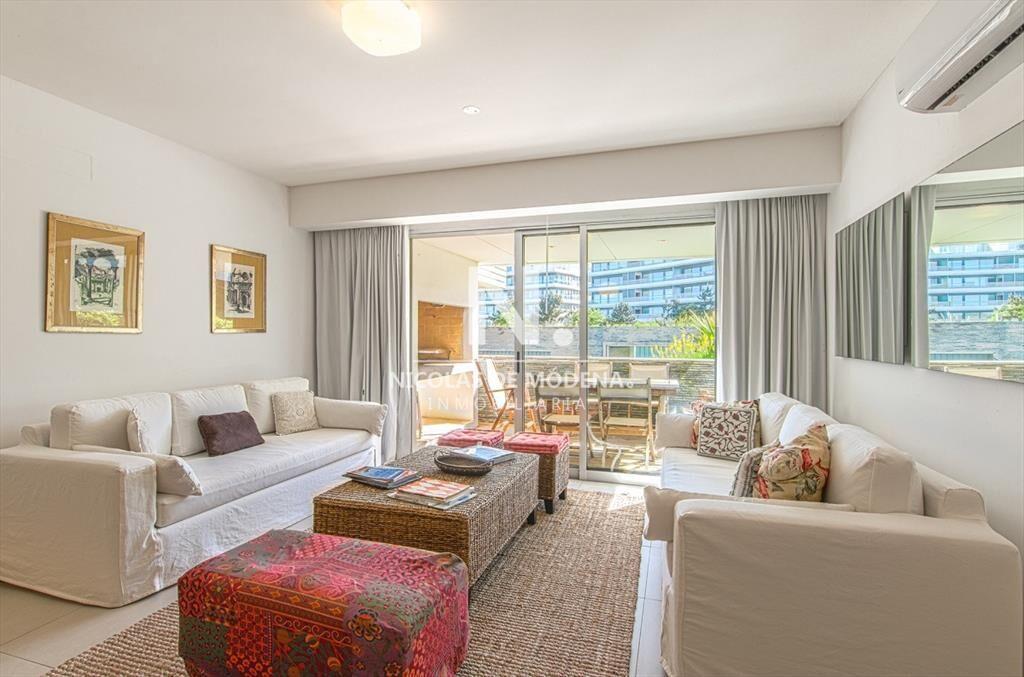 Apartamento Tres Dormitorios en Aqluiler Playa