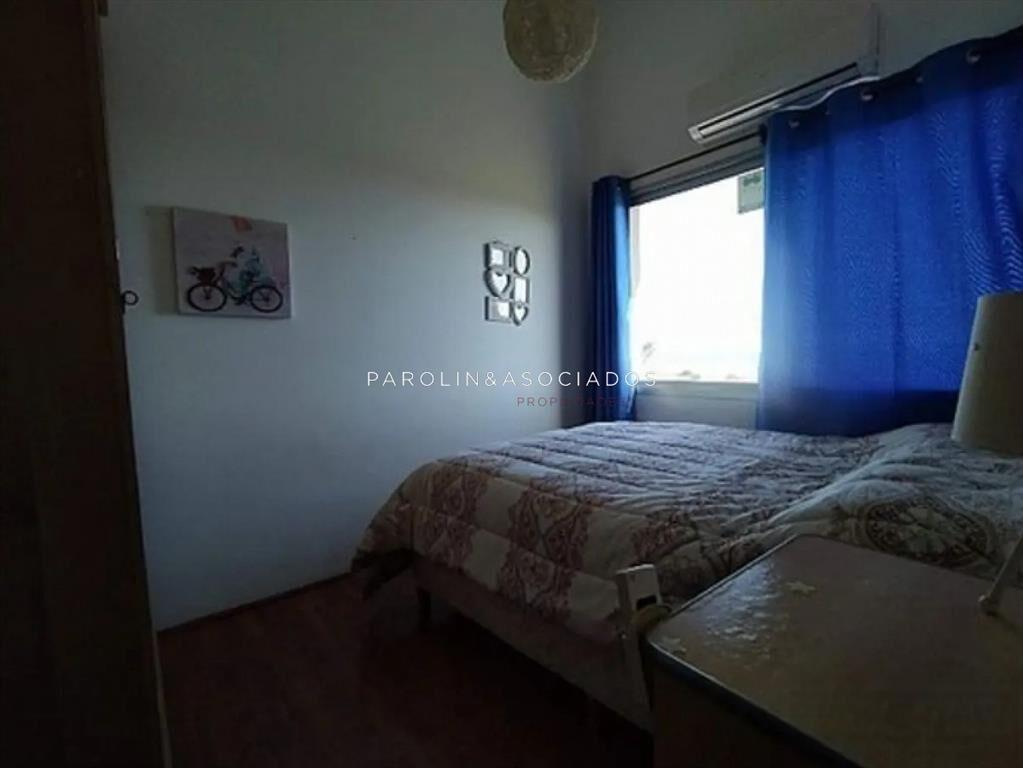 Excelente casa en venta frente al mar en Barra de