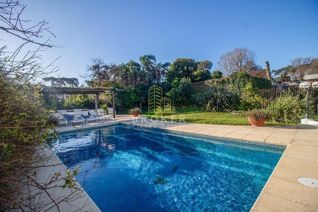 Venta de Casa 4 dormitorio con Piscina Playa .