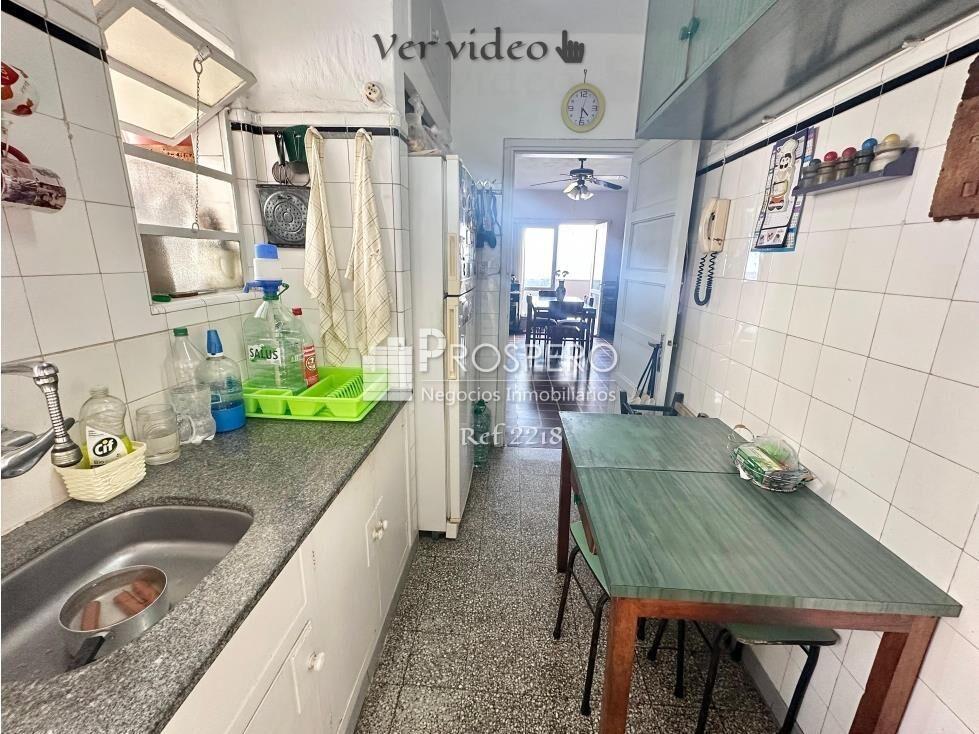 VA2217 Venta Apto 2dorm Ciudad Vieja Vistas al Mar Balcón