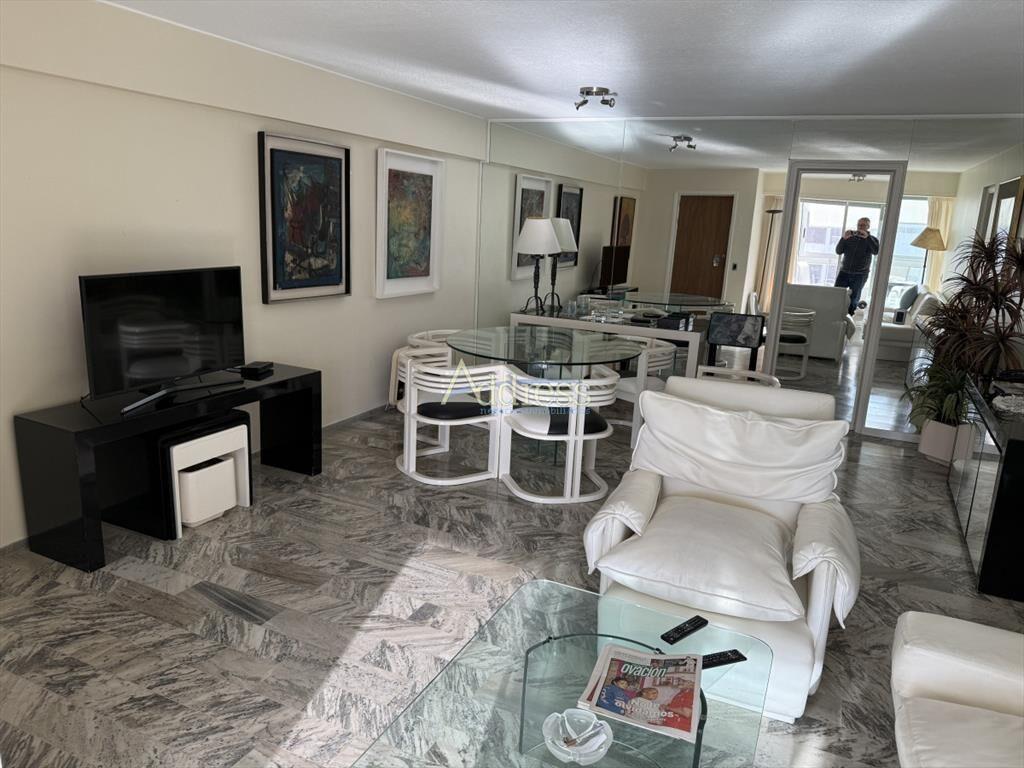 GRAN PLANTA CON VISTAS Y SERVICIOS