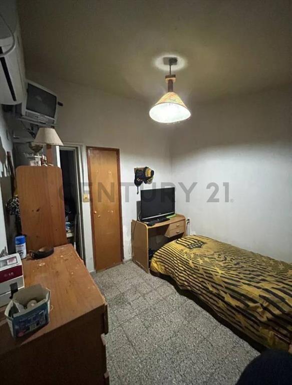 VENTA DUPLEX,3 DORMITORIOS,PATIO,PARRILLERO,COCHERA-LA PAZ.
