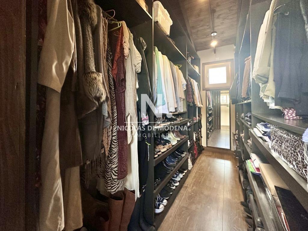 Casa de cuatro dormitorios en venta en Barrio El
