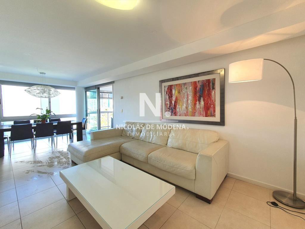 Departamento en venta de tres dormitorios dos baños Playa