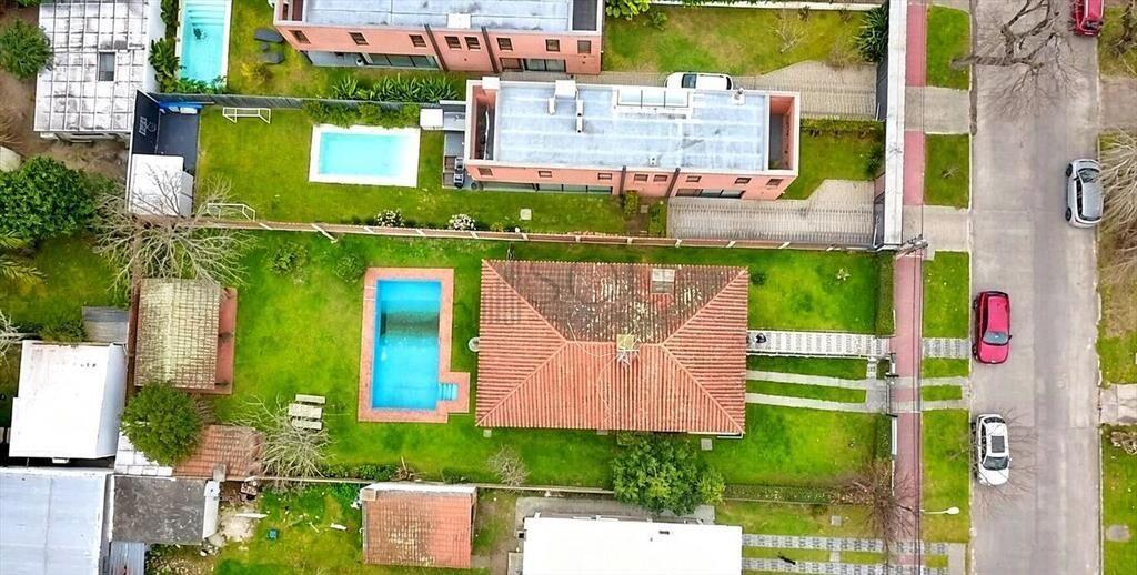 VENTA CASA 3 dormitorios 3 baños piscina en Carrasco Norte