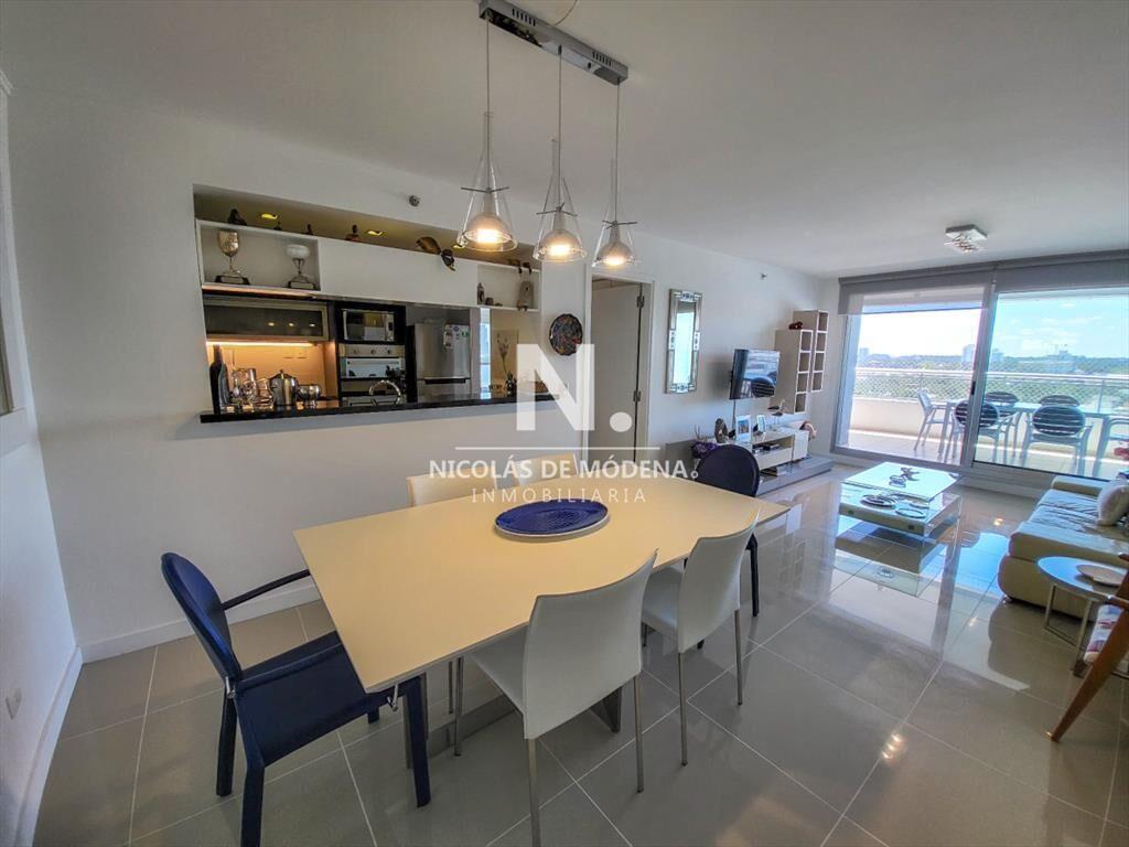 Apartamento de 3 dormitorios en venta Punta del