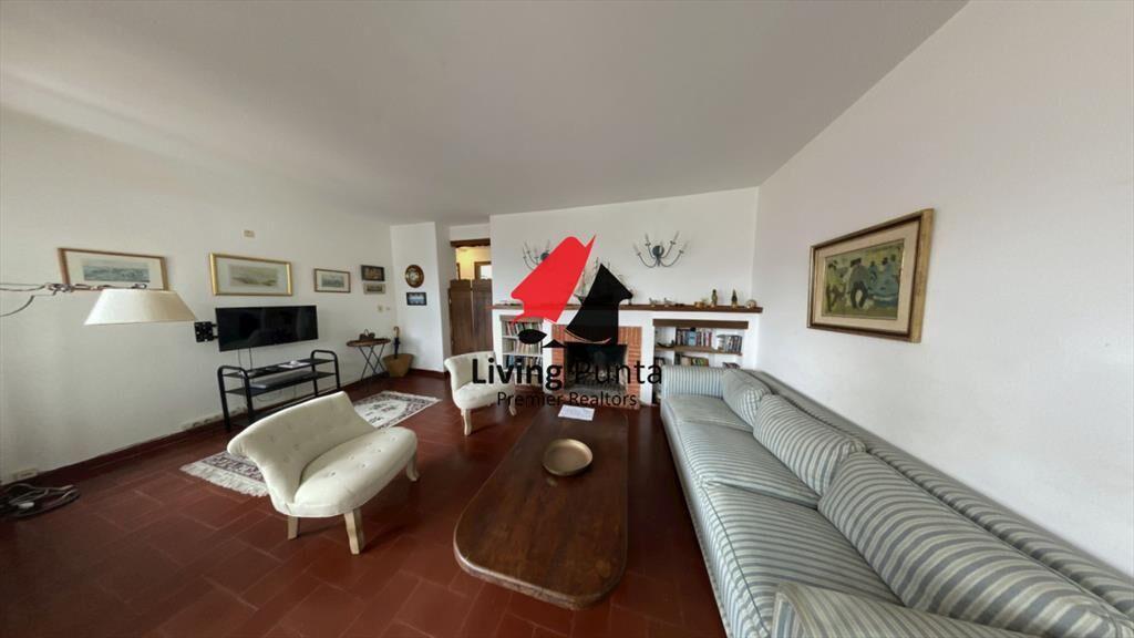 Alquiler de Apartamento de 3 Dormitorios 2 y 2 en