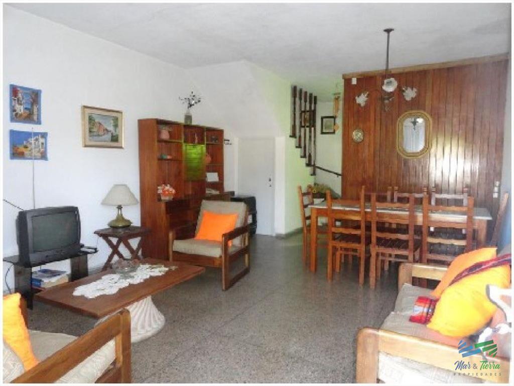 En Alquiler . CÃ³moda casa estilo PH, con jardÃ­n