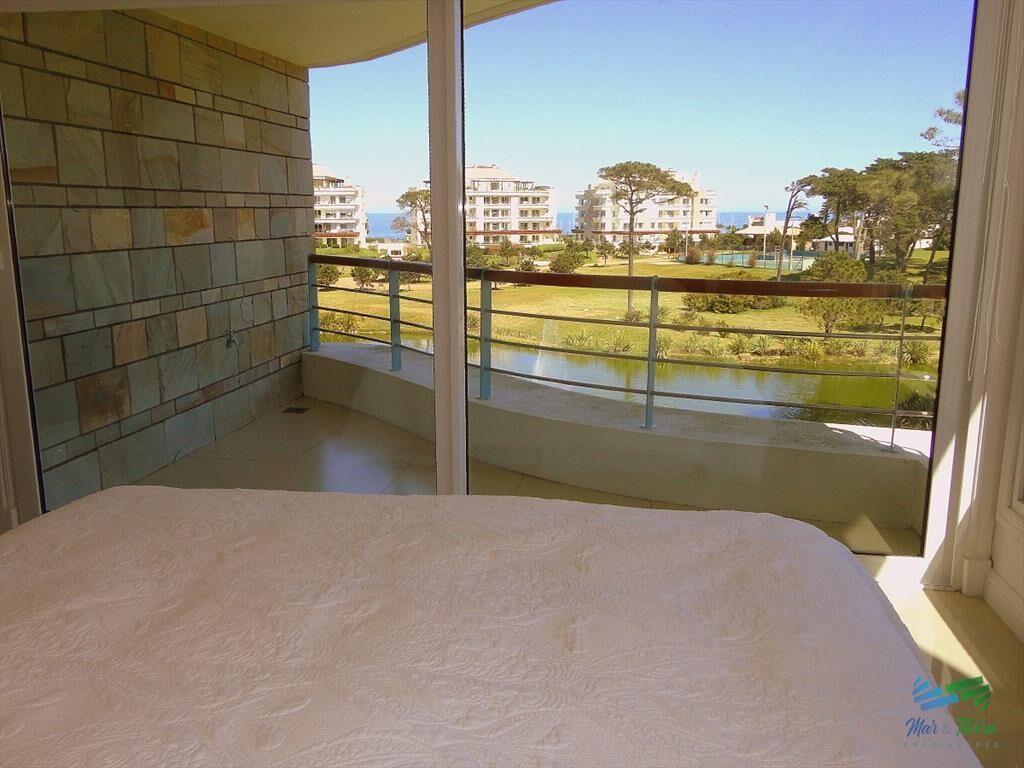 Venta de apartamento dúplex en complejo sobre de