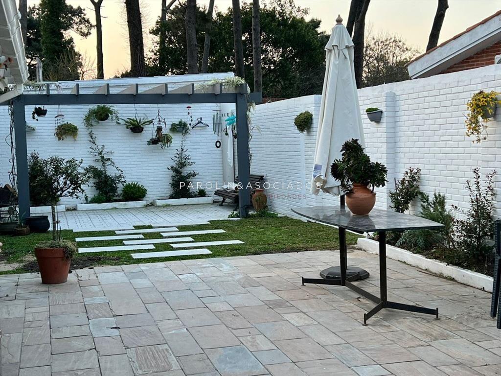 Casa en venta de 3 dormitorios en zona Cantegril, Punta del