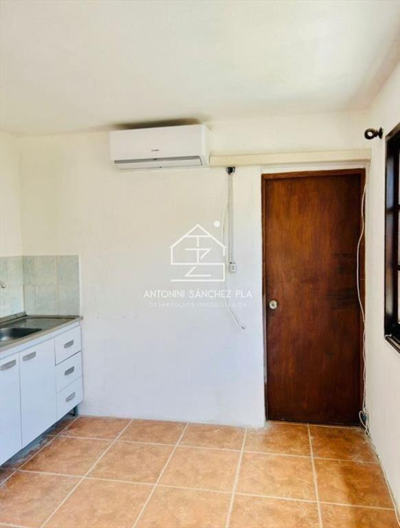Muy buen Local Comercial en MANANTIALES!