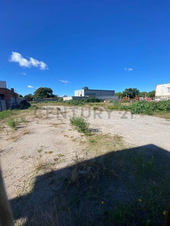 Oportunidad de desarrollo, TERRENO NIVELADO SOBRE AVENIDA...