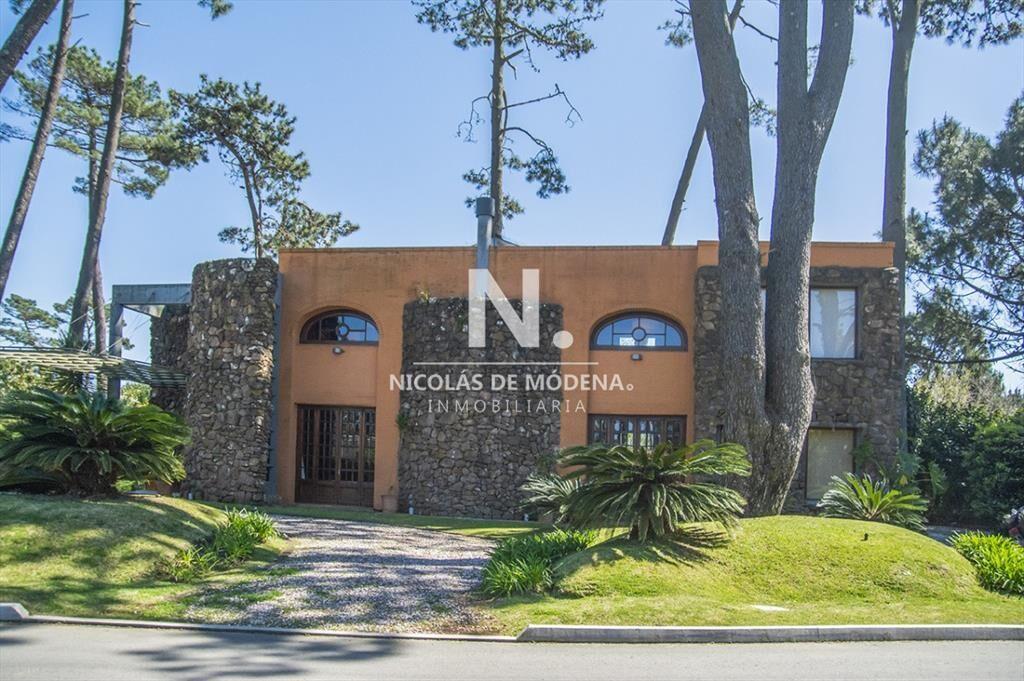 Divina Casa en venta en La Arbolada.