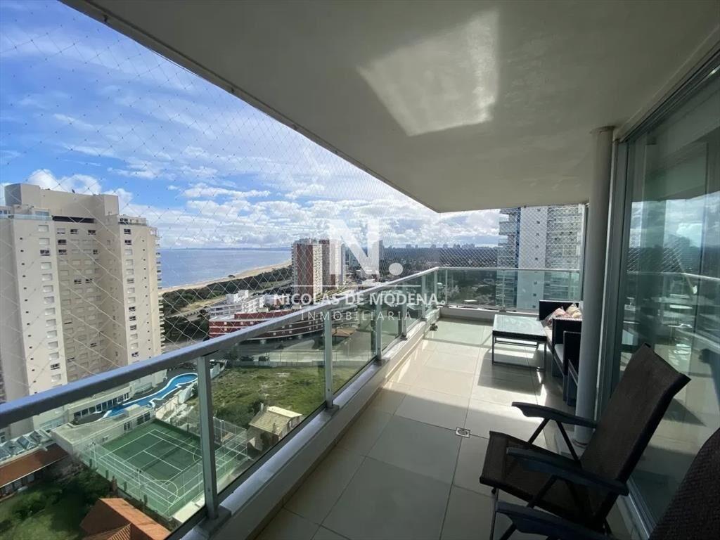 Gran departamento ubicado en Gala Tower, de 3