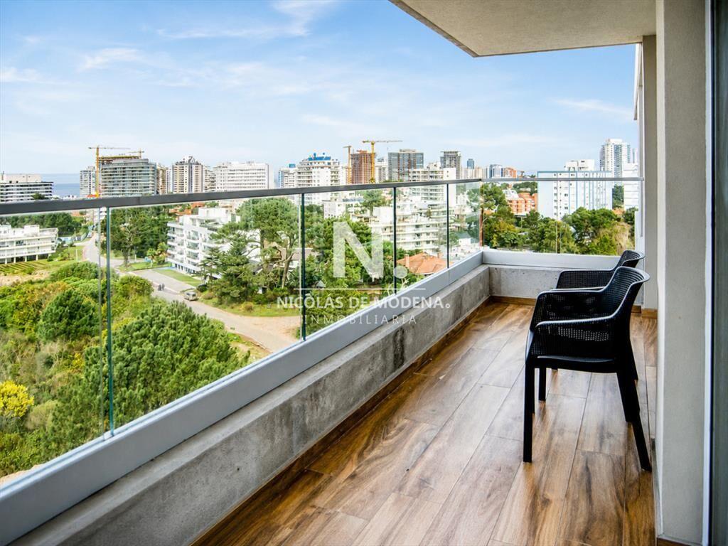 En venta apartamento de 2 dormitorios con balcon en Brava,