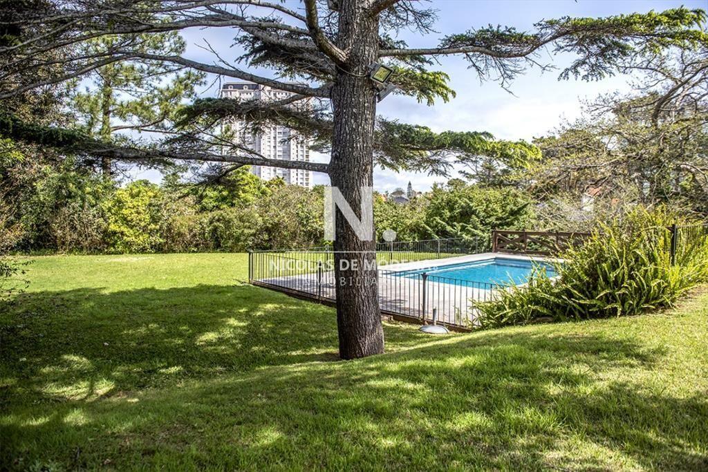 Espectacular casa en Playa Mansa, a metros del
