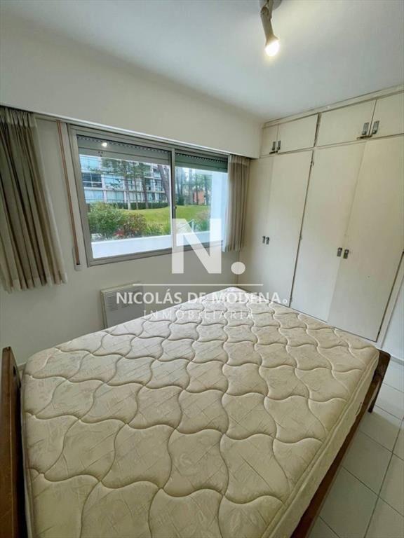 Vende departamento de 2 dormitorios con Garaje,