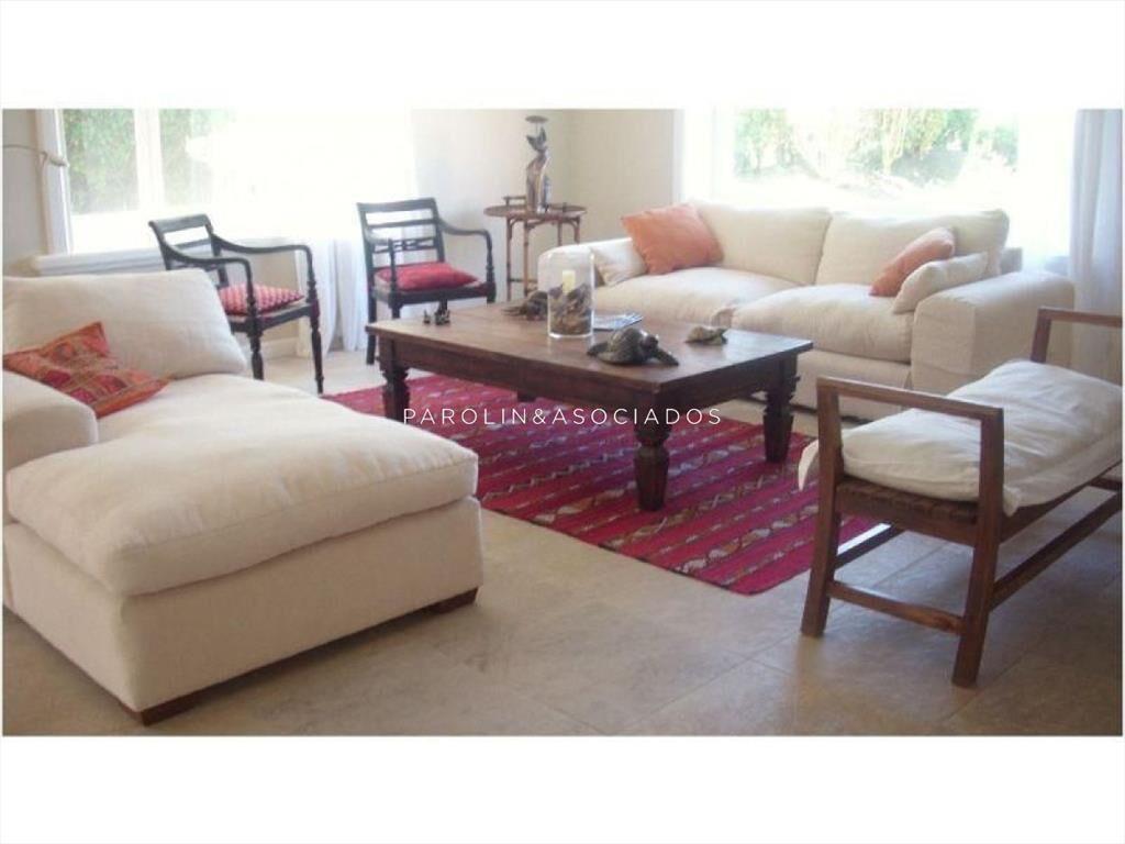 Hermosa casa en venta de 5 dormitorios en Golf,