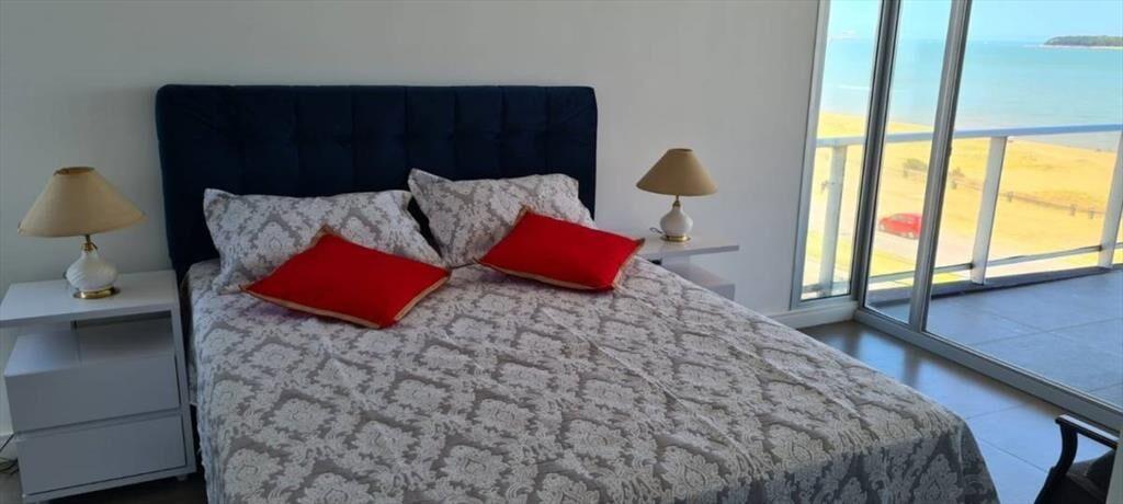 Apartamento en venta de 2 dormitorios c/ cochera en Play...