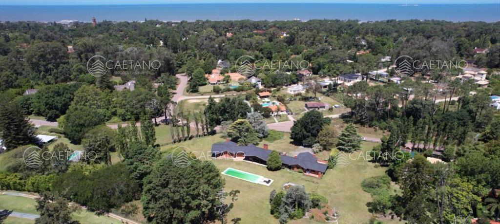 Casa en venta con vista a agradable entorno.