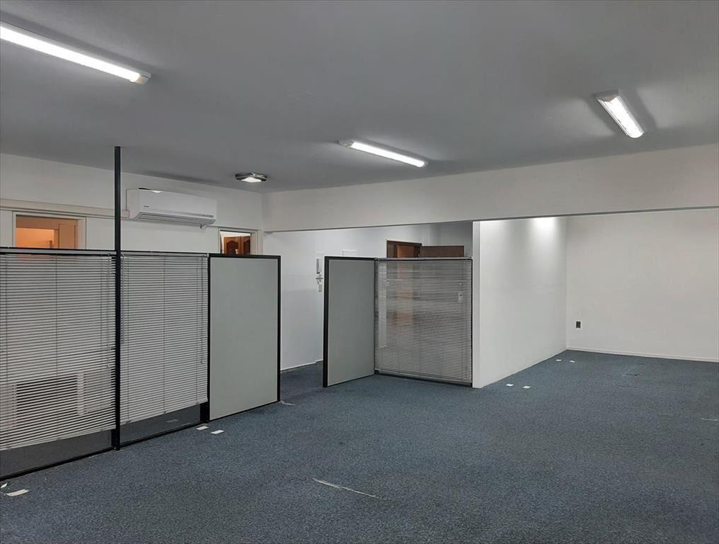 VENTA CON RENTA - Oficina en Cuidad Vieja