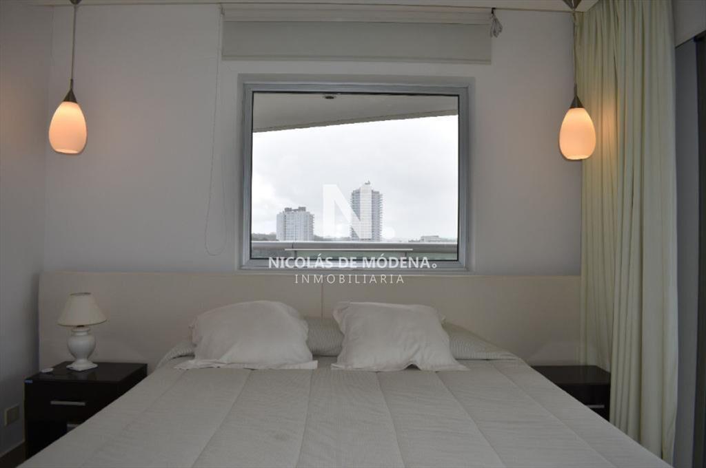 Apartamento de 3 dormitorios en Playa Brava, del