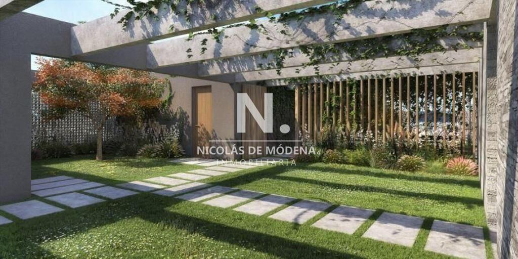Casa en venta en Punta Ballena sobre calle