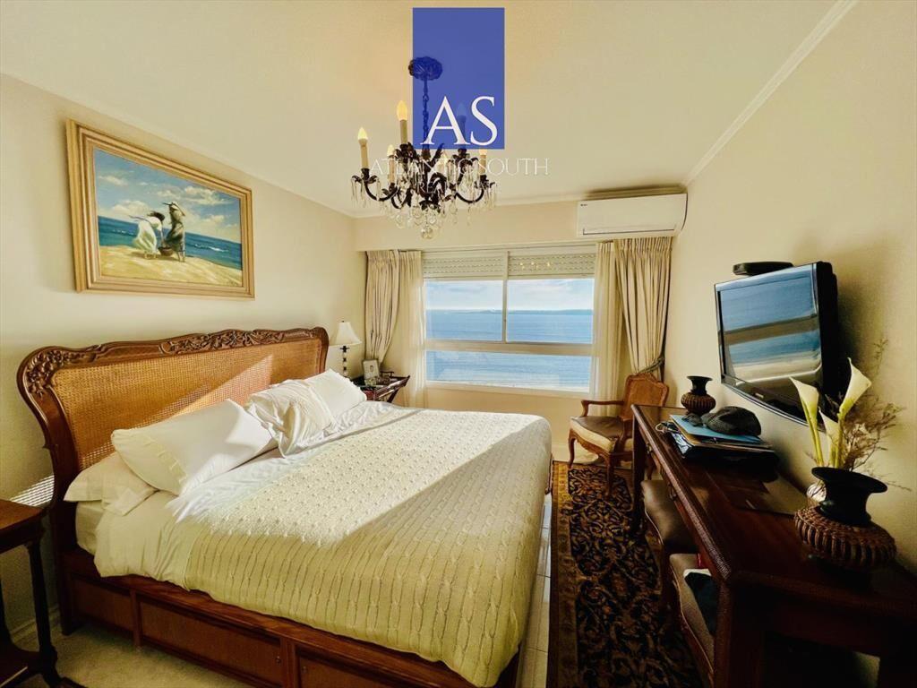 Apartamento de 3 dormitorios en primera linea ,