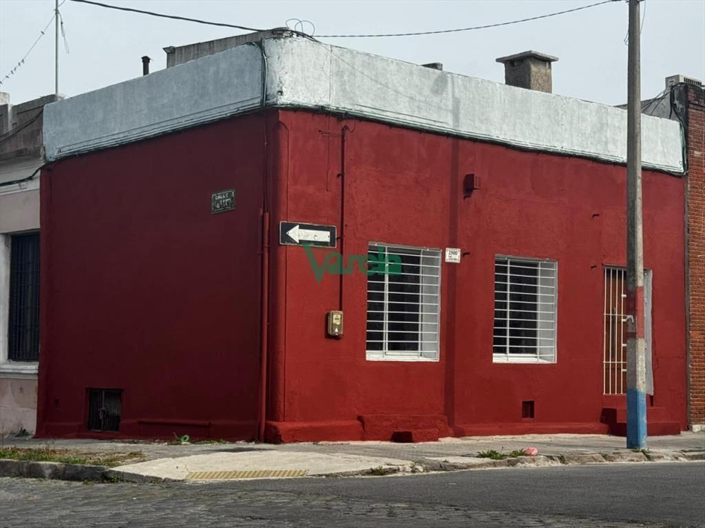 Venta casa La Blanqueada, 1 dorm y demás, local