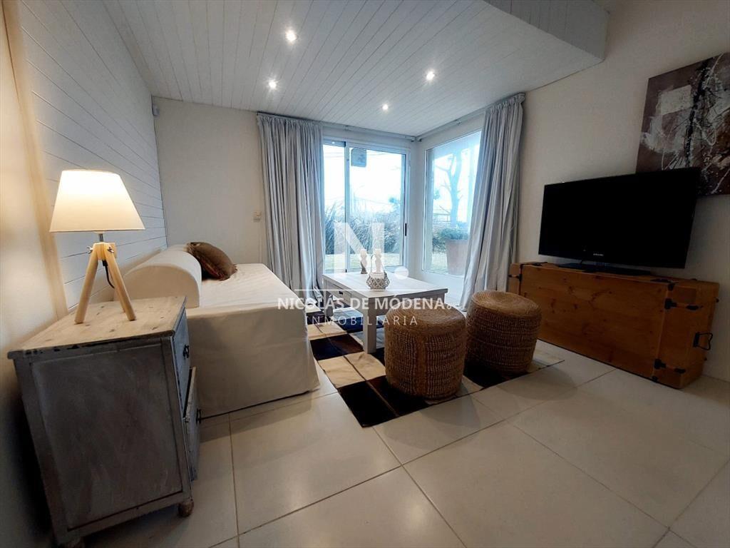 Casa de 6 dormitorios en venta proximo al mar, Montoya Punt