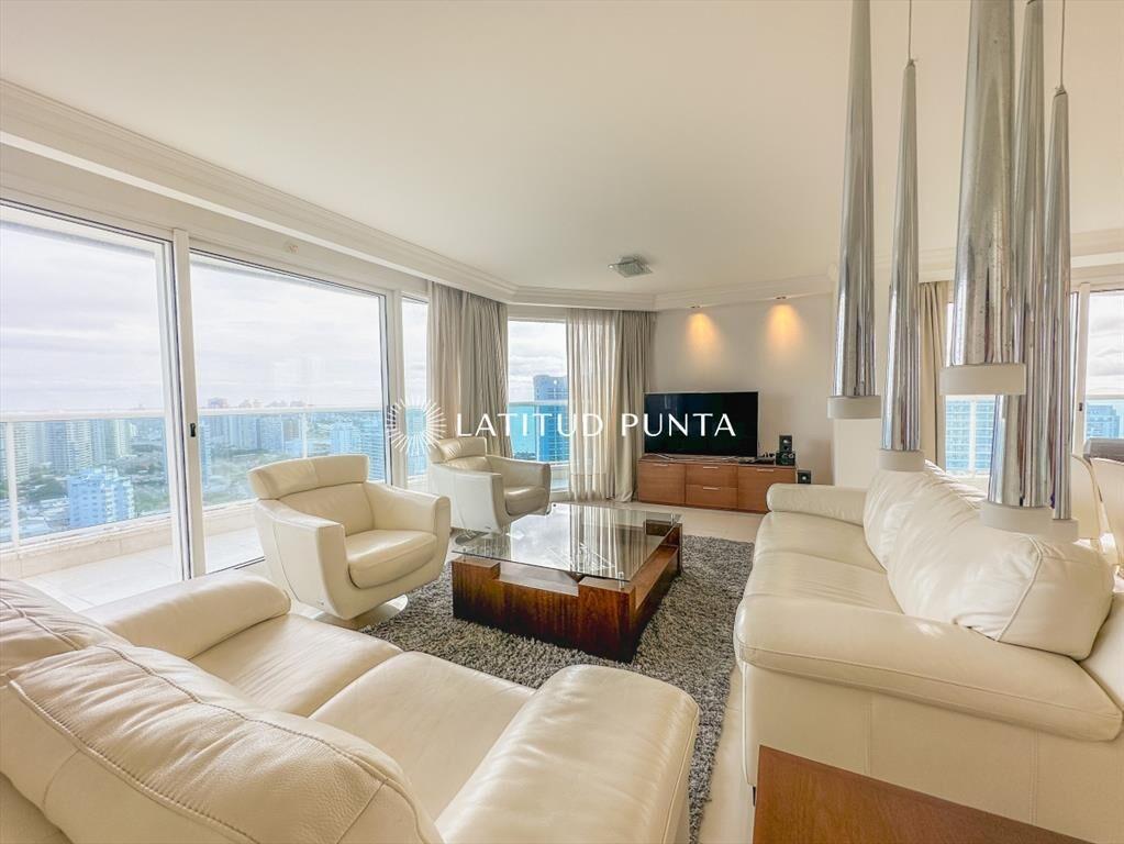 Apartamento de 3 suites más dependencia en Mansa