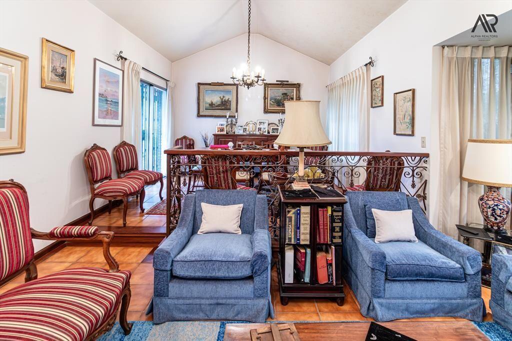 Casa en venta c/ cochera en Punta Gorda