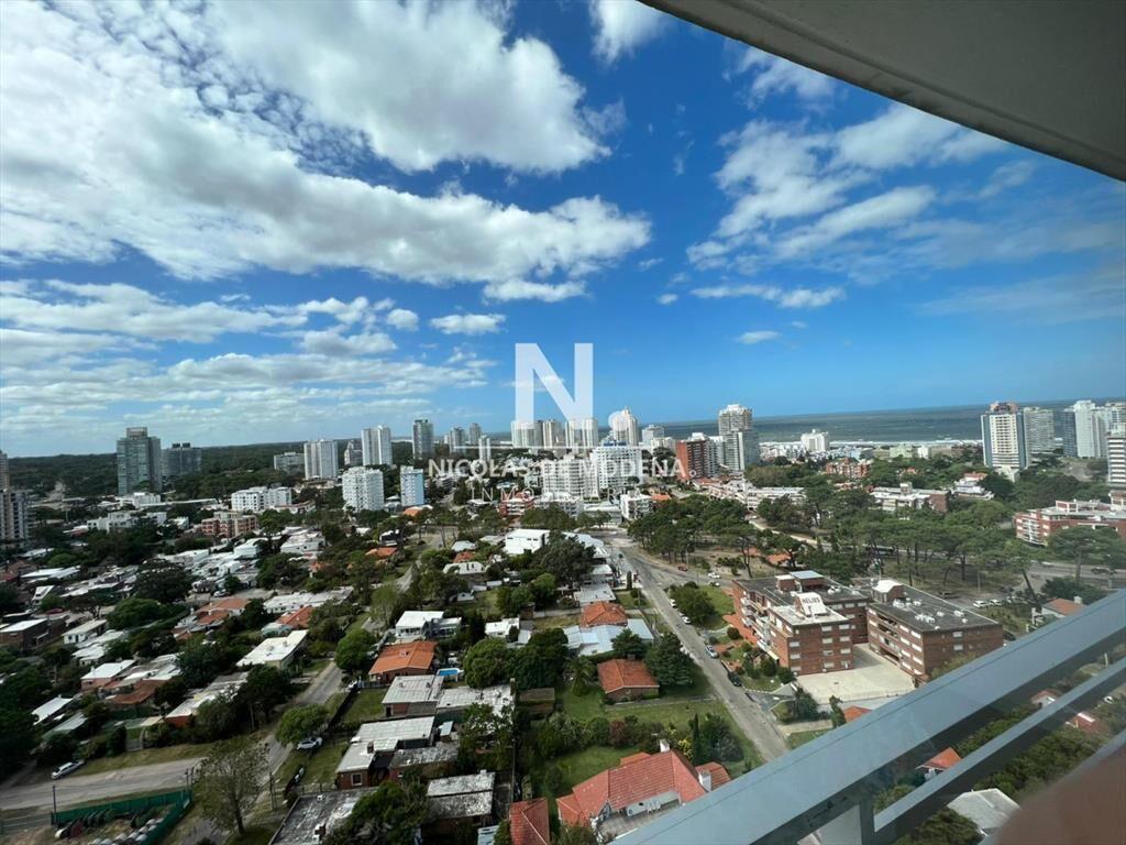 Hermoso apartamento con excelente vista!