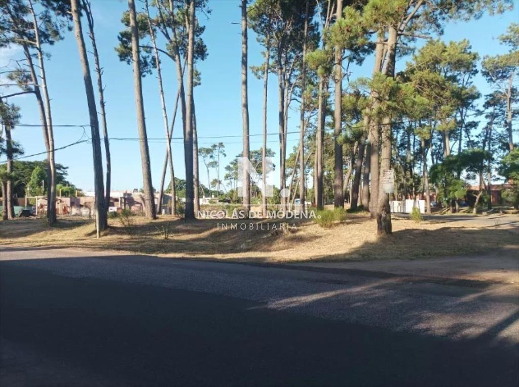 En venta terreno esquinero, en Punta del Este.
