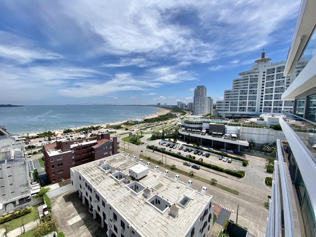 VENTA DE 3 SUITES EN EDIFICIO ALEXANDER PUNTA DEL