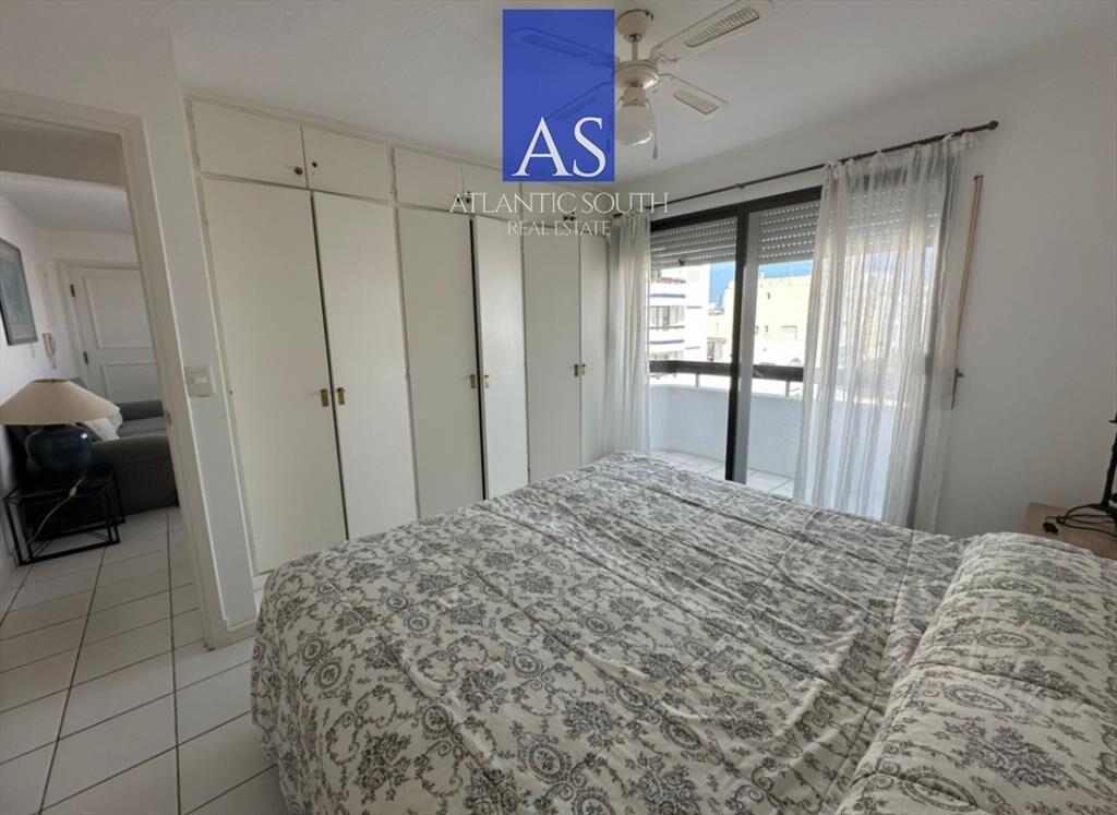 Apartamento de 1 dormitorio con vista al mar en