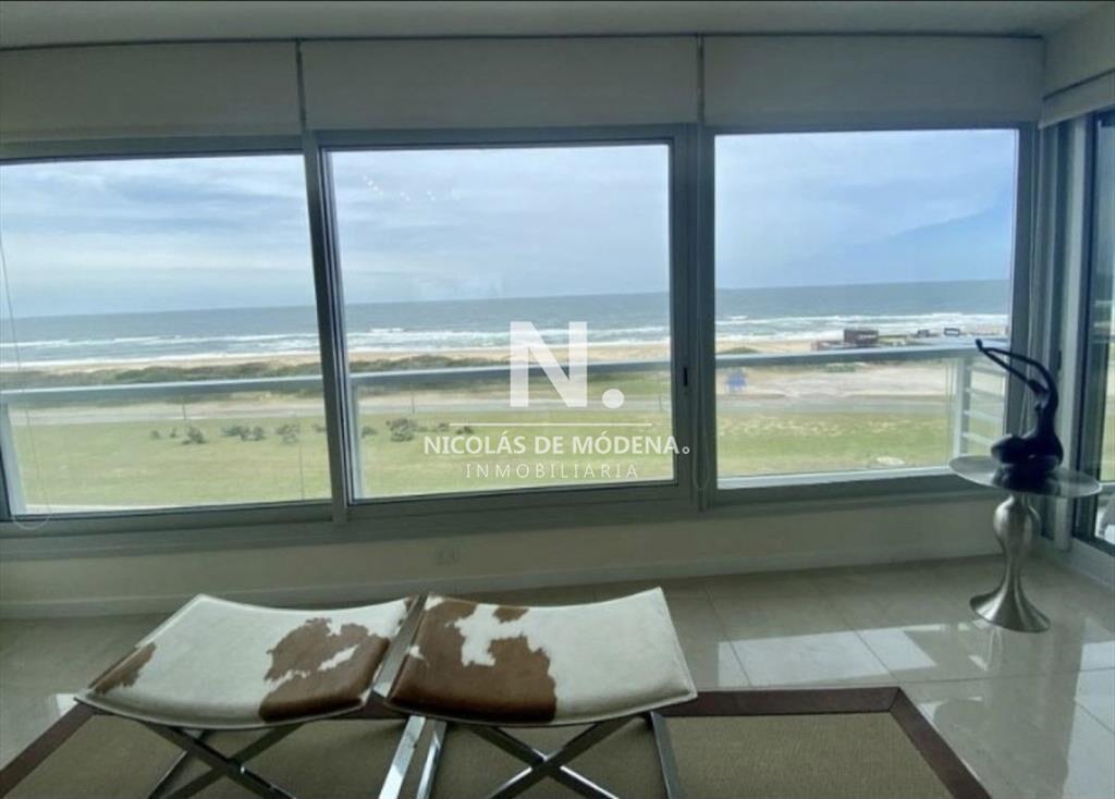 Apartamento de 2 dormitorios en venta en Punta