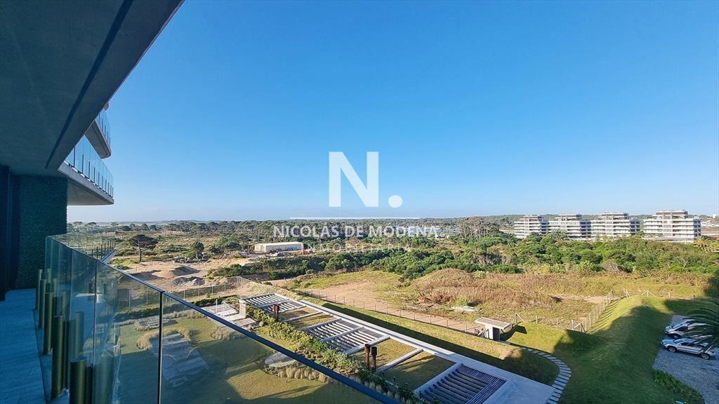 Apartamento piso bajo Surfside, 3 suites + den